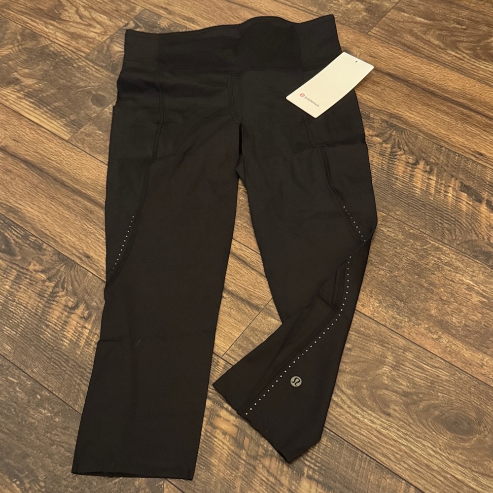 Lululemon Black Leggings with Reflective Dots fast and free HR crop 21” elite